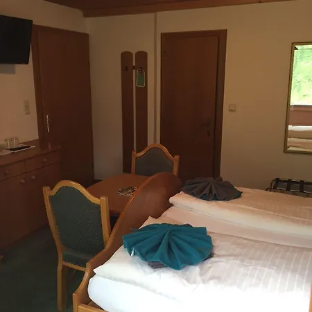 Fruehstueckspension Christina Vendégház Tux