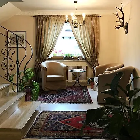 Fruehstueckspension Christina Pensjonat 3*