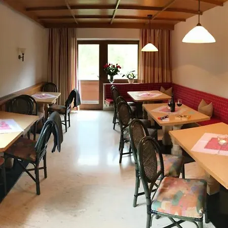 Fruehstueckspension Christina Pensjonat Tux