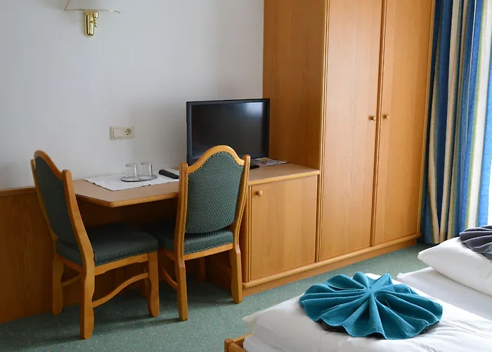 Fruehstueckspension Christina Pensionat 3*