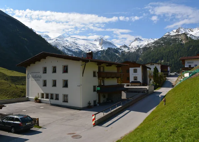 Fruehstueckspension Christina Pensionat 3*