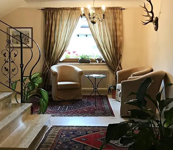 Fruehstueckspension Christina Pensionat 3*