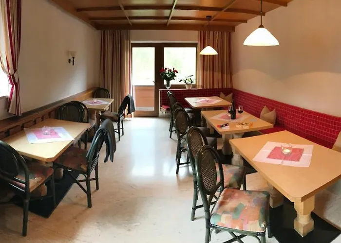 Fruehstueckspension Christina Гостьовий будинок Тукс