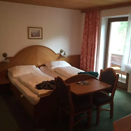 Fruehstueckspension Christina Vendégház Tux